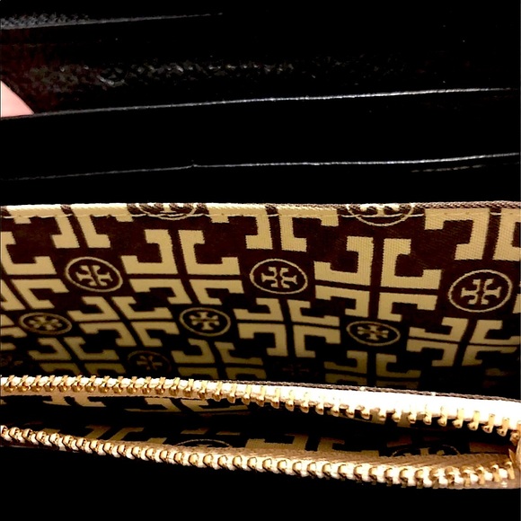 Tory Burch REVA Wallet LIKE NEW - Picture 4 of 4